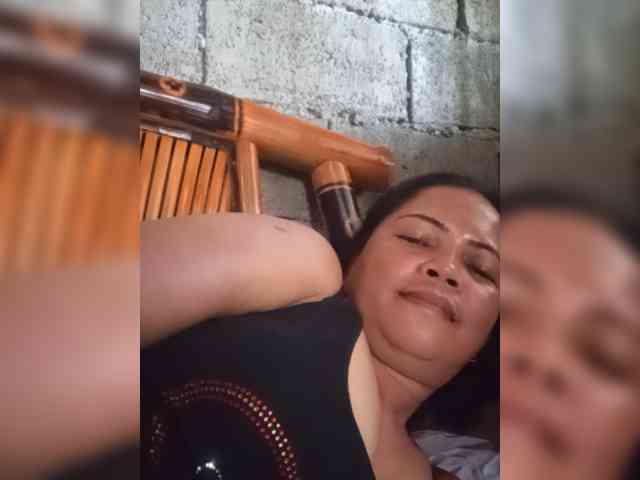 Model: MiaaMorre