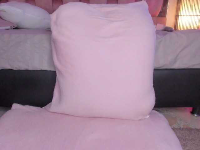 sweet-chelsy live cam on BongaCams