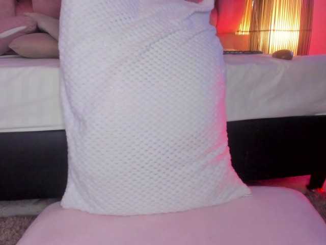 sweet-chelsy live cam on BongaCams