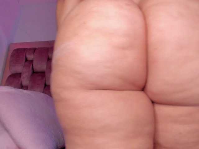 sweet-chelsy live cam on BongaCams