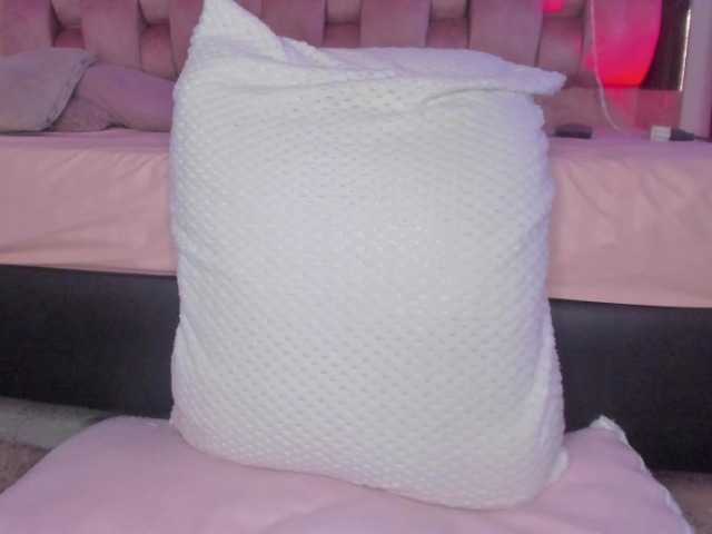 sweet-chelsy live cam on BongaCams