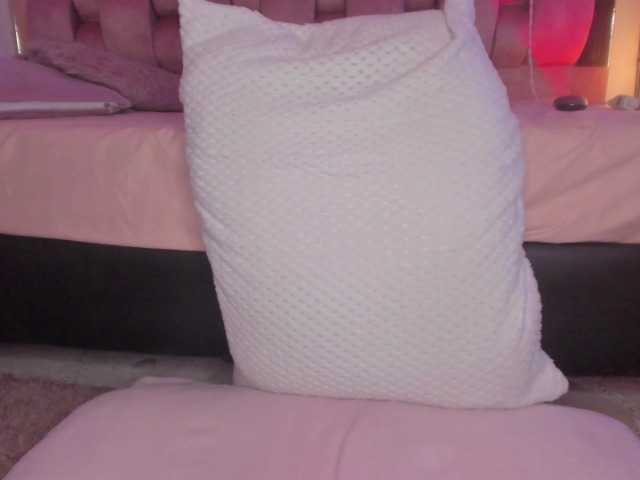 sweet-chelsy live cam on BongaCams