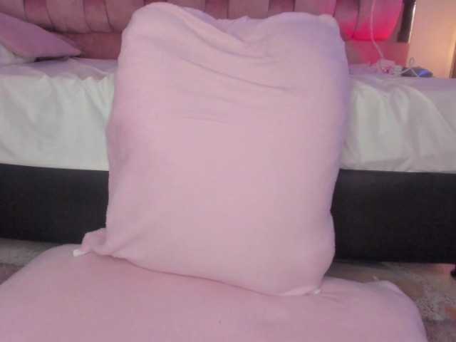sweet-chelsy live cam on BongaCams