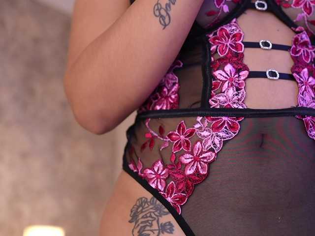 JadaKai live cam on BongaCams