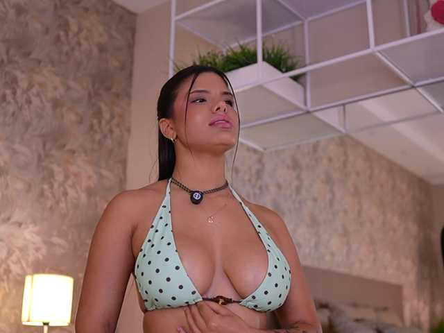 JadaKai live cam on BongaCams