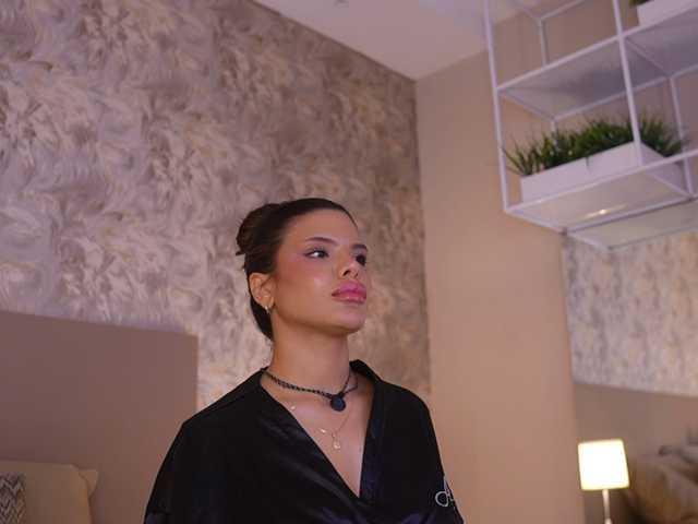 JadaKai, en directo ahora en BongaCams