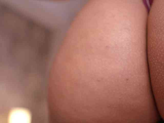 JadaKai webcam
