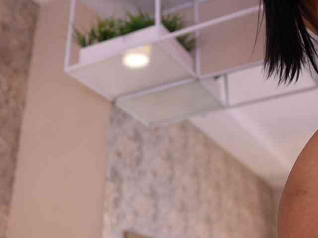 JadaKai webcam