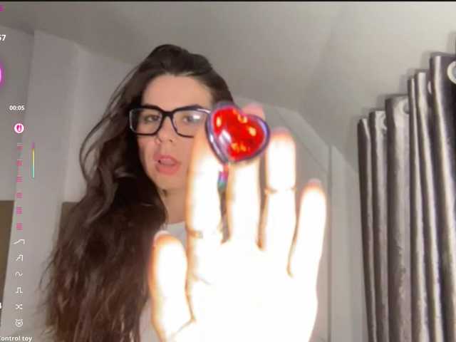 NikaV9ro live webcam show