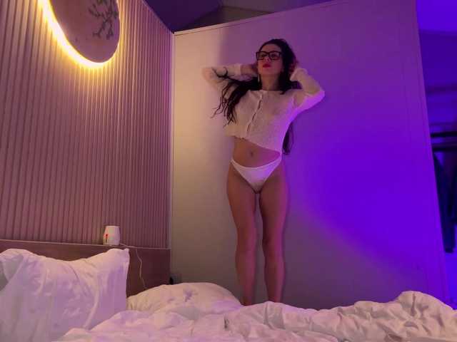 NikaV9ro live cam on BongaCams