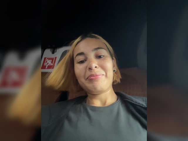 SpringMe — live female cam