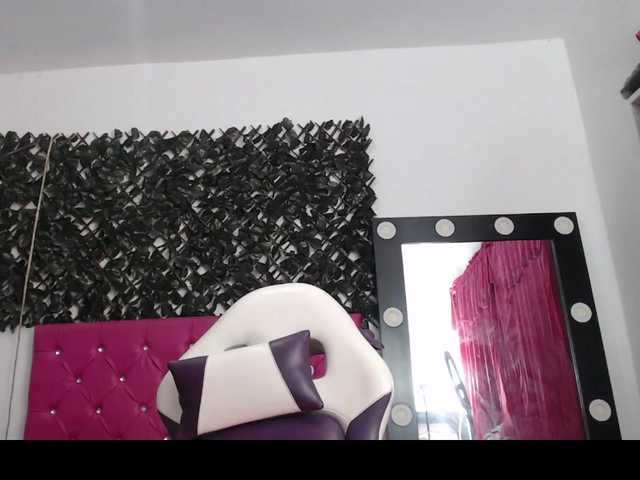 Ambaar live cam on BongaCams