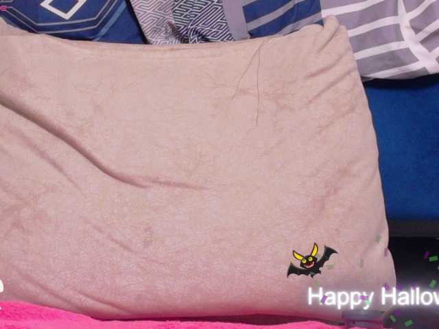 ebonydreams01, live now on BongaCams
