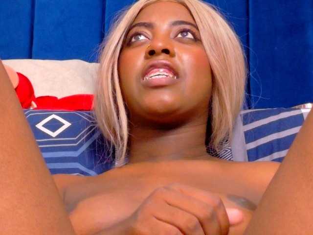 ebonydreams01 live cam on BongaCams
