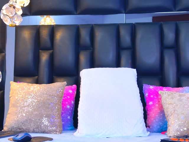 DahianaMoss live cam on BongaCams