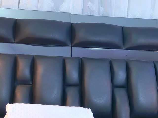 DahianaMoss live webcam show