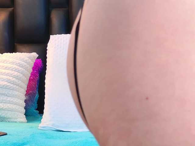 DahianaMoss live webcam show