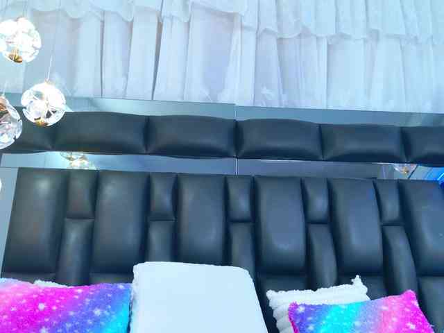 DahianaMoss webcam
