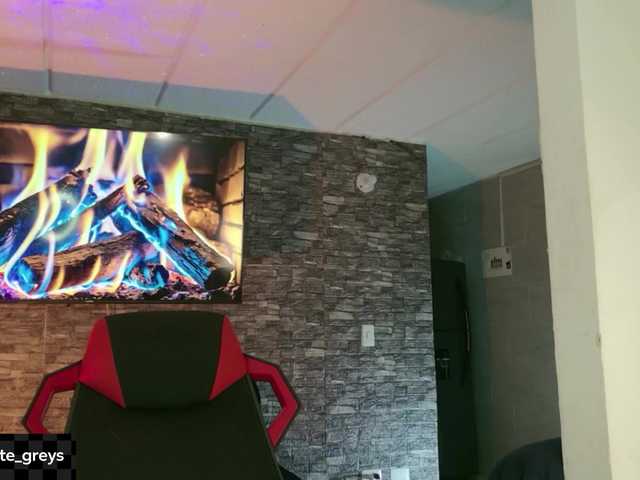 Charlotte-greys live cam on BongaCams