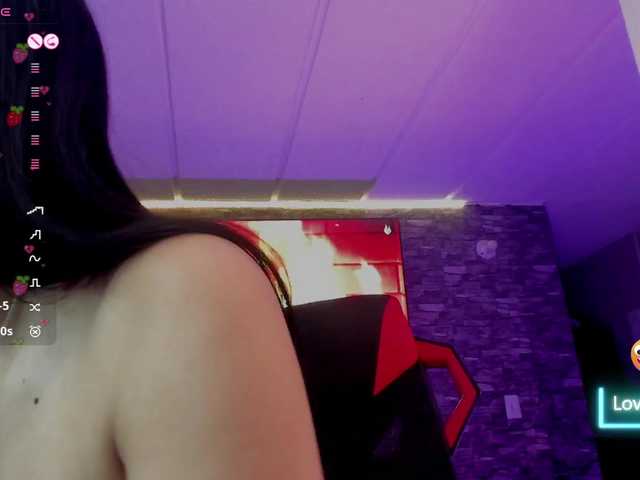 Charlotte-greys live cam on BongaCams