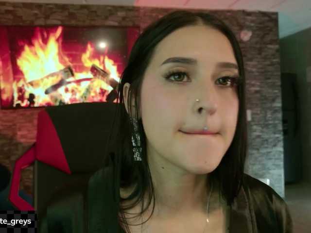Charlotte-greys live cam on BongaCams