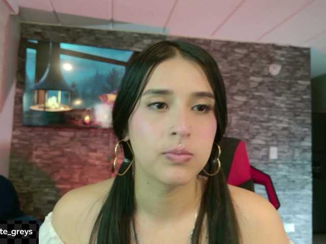 Charlotte-greys live cam on BongaCams