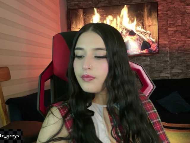 Charlotte-greys live cam on BongaCams