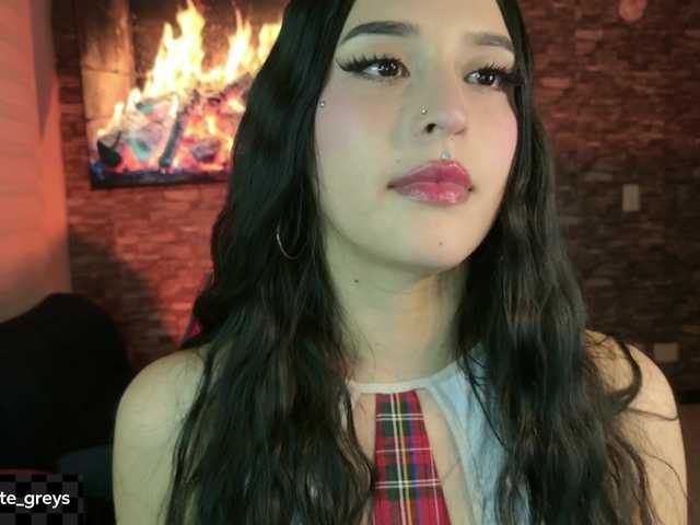 Charlotte-greys live cam on BongaCams