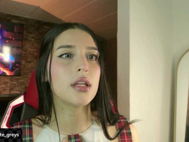 Charlotte-greys live cam on BongaCams