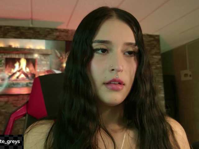 Charlotte-greys live cam on BongaCams