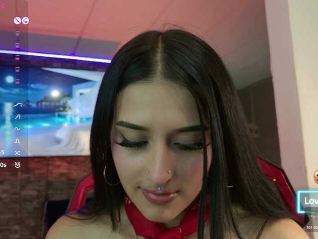 Charlotte-greys live cam on BongaCams