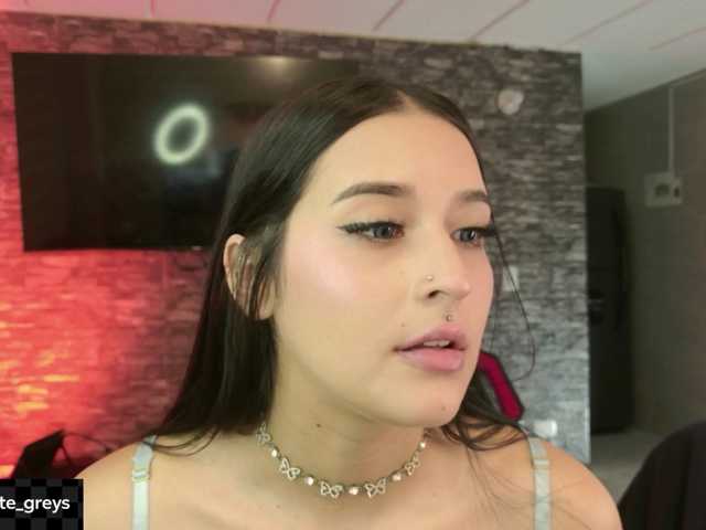 Charlotte-greys live cam on BongaCams