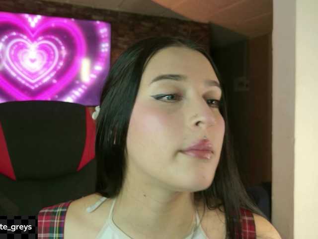 Charlotte-greys live cam on BongaCams