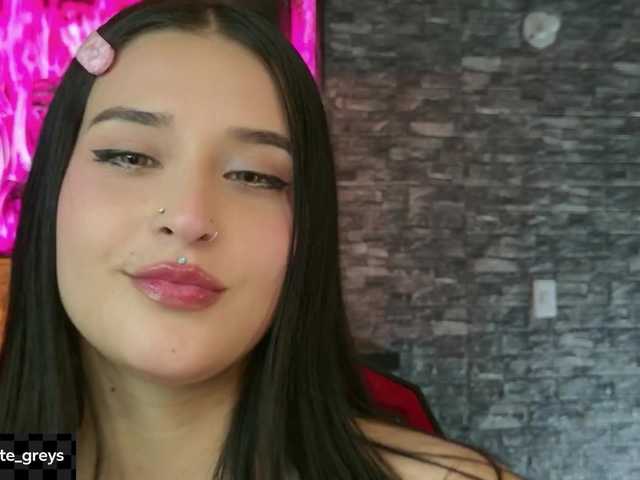 Charlotte-greys live cam on BongaCams