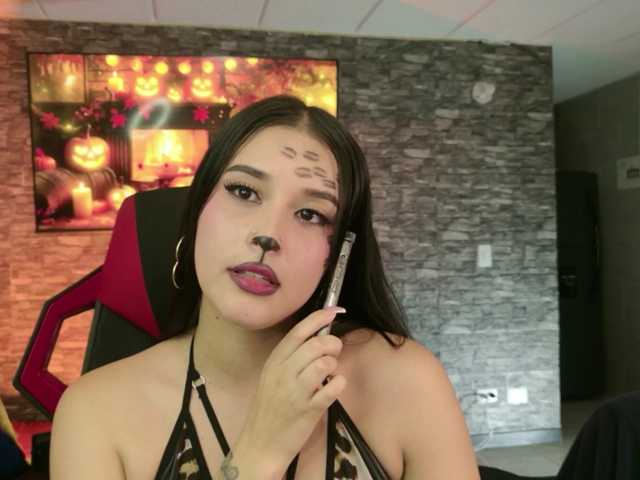Charlotte-greys live cam on BongaCams
