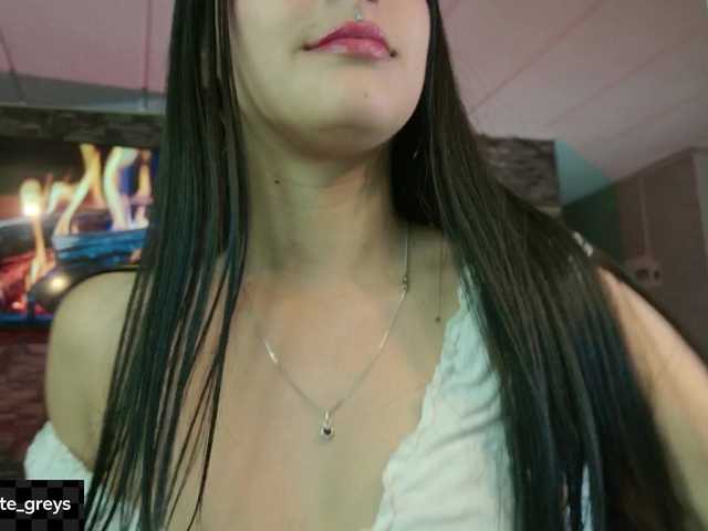 Charlotte-greys live cam on BongaCams