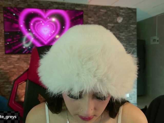 Charlotte-greys live cam on BongaCams