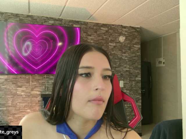 Charlotte-greys live cam on BongaCams