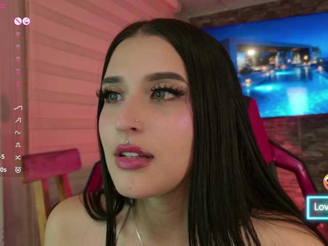 Charlotte-greys live cam on BongaCams
