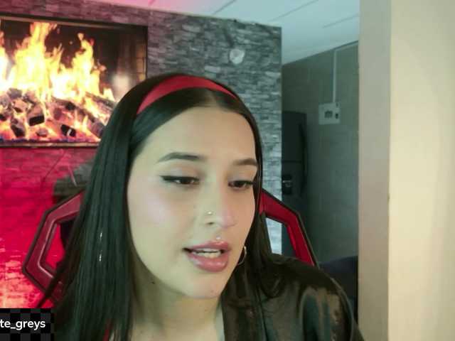 Charlotte-greys live cam on BongaCams