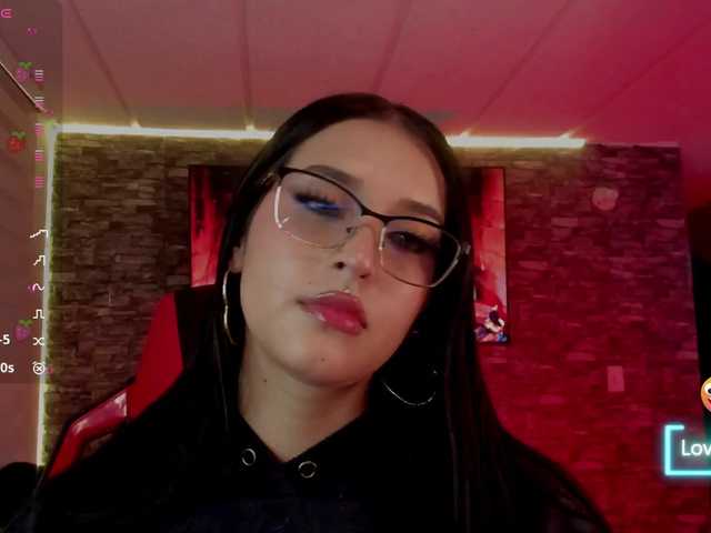 Charlotte-greys live cam on BongaCams