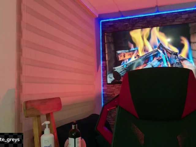 Charlotte-greys live cam on BongaCams