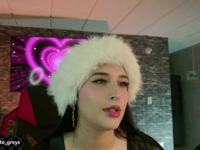 Charlotte-greys live cam on BongaCams