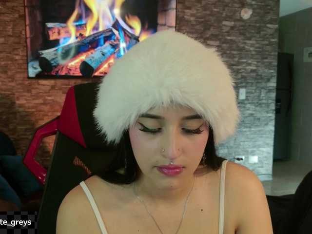 Charlotte-greys live cam on BongaCams
