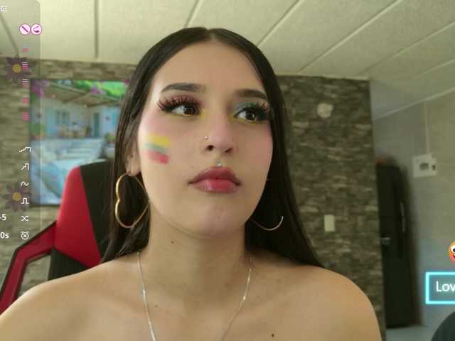 Charlotte-greys live cam on BongaCams