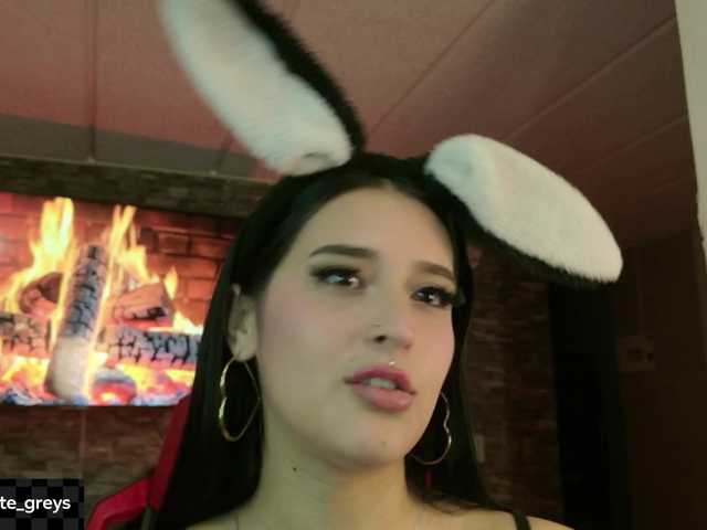 Charlotte-greys live cam on BongaCams