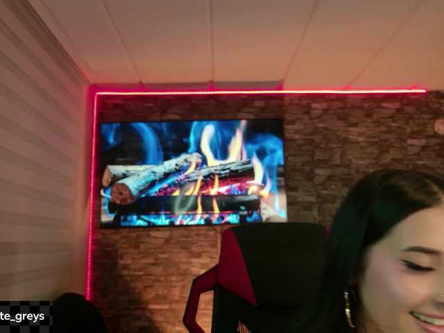 Charlotte-greys live cam on BongaCams