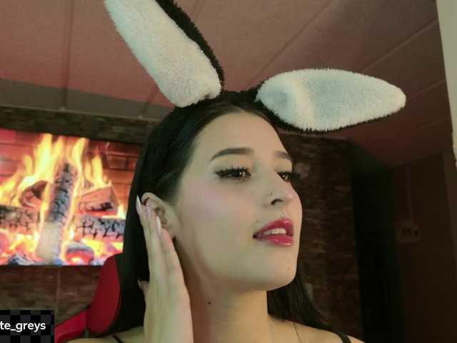 Charlotte-greys live cam on BongaCams