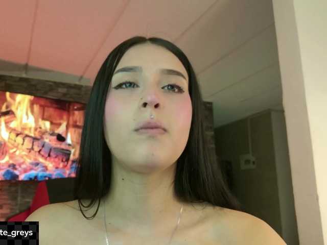 Charlotte-greys live cam on BongaCams
