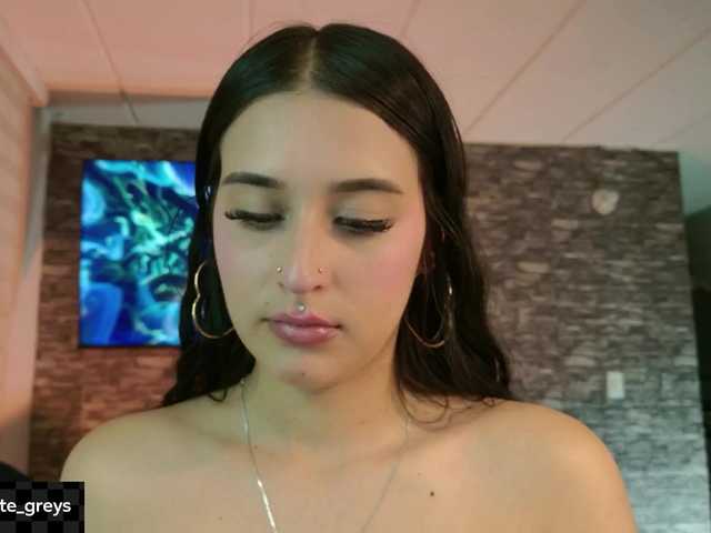 Charlotte-greys live cam on BongaCams
